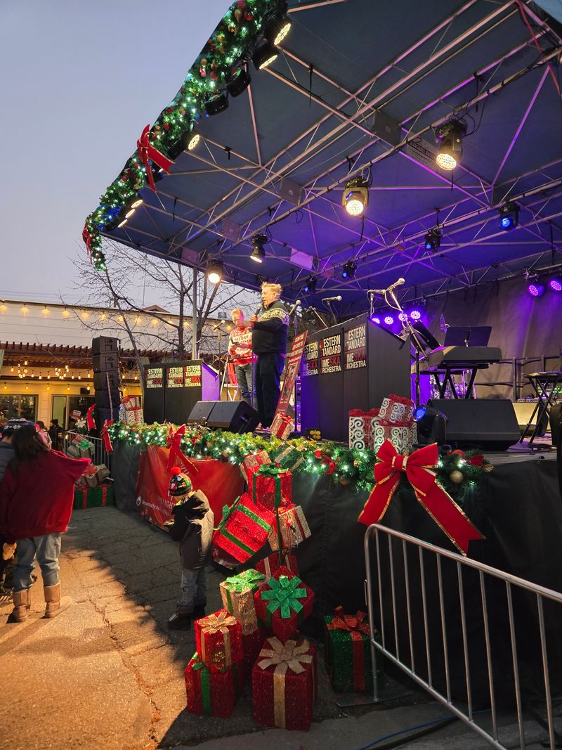 Seasonal Spark With Tree Lighting