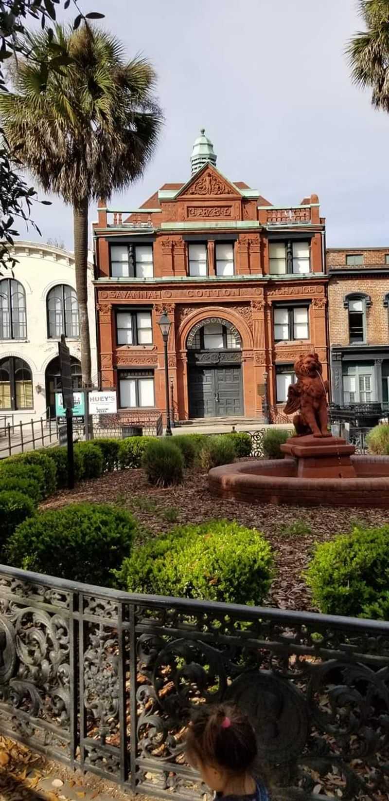 Unexpected Paths That Show Savannah’s Mysterious Personality