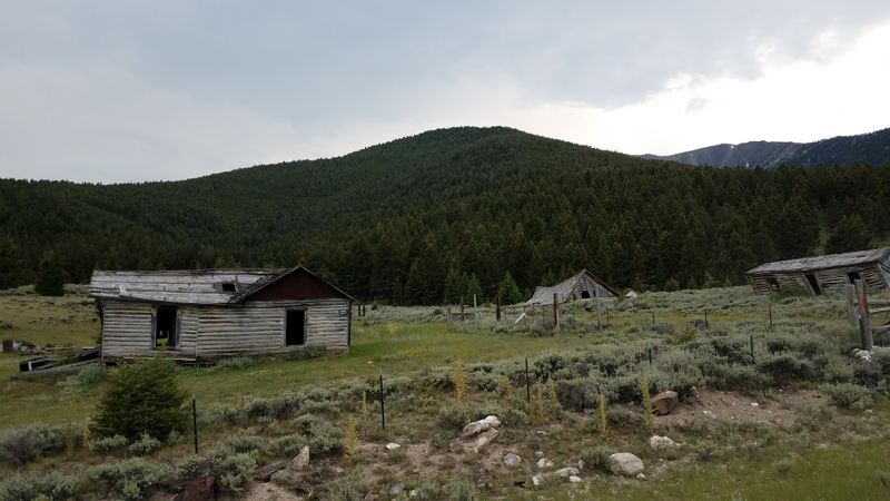 Seasonal Moods Without Frills