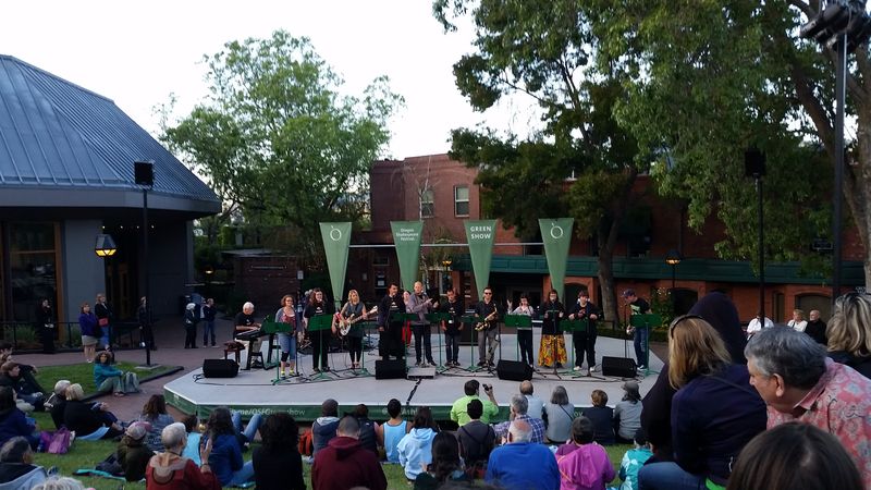 Ashland and the Rogue Valley, theater and trails