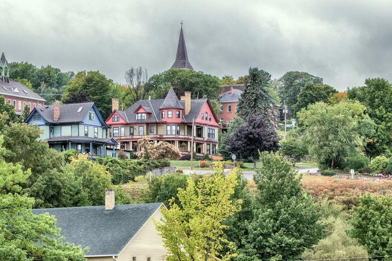 A Community That Moves at a Peaceful Winter Pace