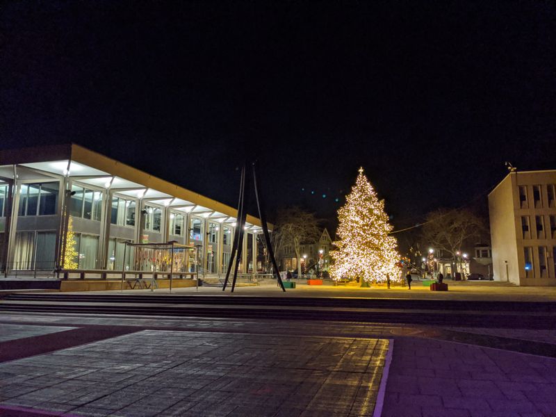 A Nighttime Glow That Draws Visitors Back