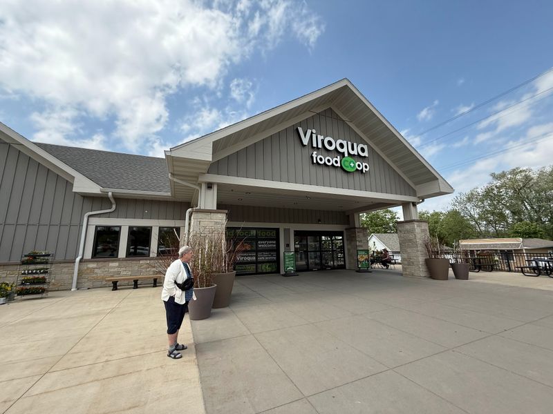 Viroqua – Co-ops and Neighborly Courtesy