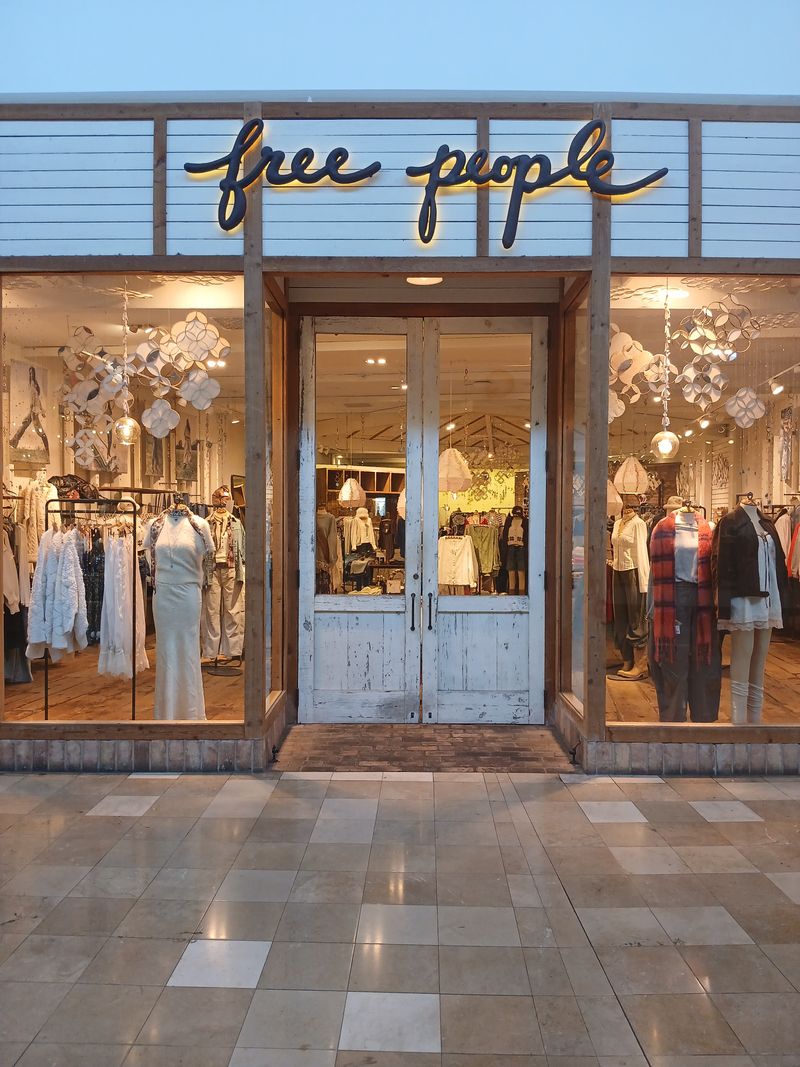 Main Street Shops and Window Stroll