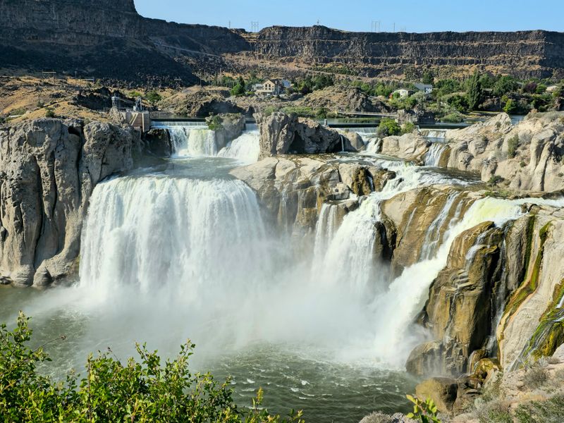 Shoshone Falls Rivals Niagara with Breathtaking Beauty
