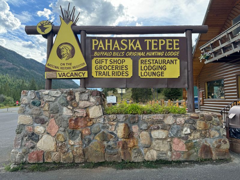 Pahaska Tepee