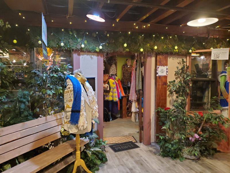 Weird Sisters Freak Boutique 