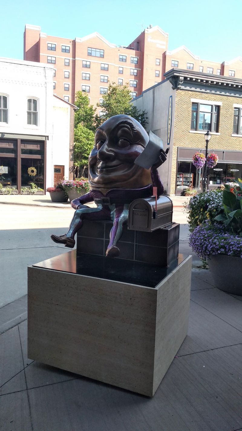 Red Wing's Pottery Town Holiday Spirit