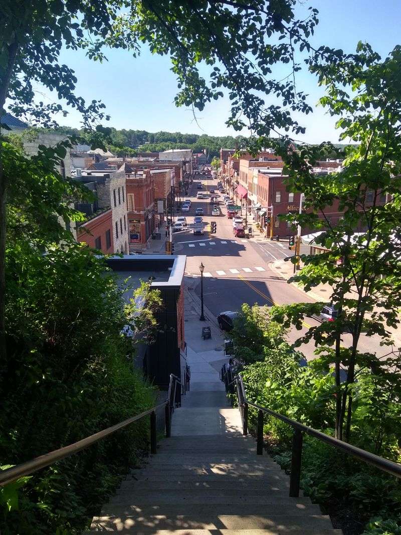 A True Four Season City