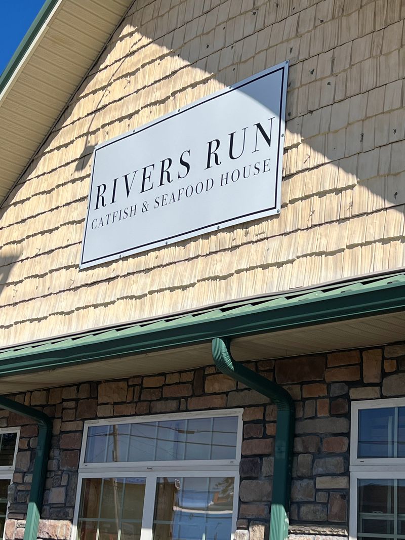 Rivers Run Catfish & Seafood House, 628 GA-36 E, Milner, GA 30257