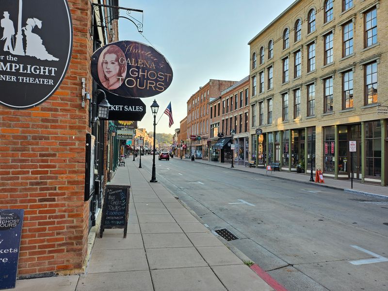 Main Street Strolls That Unwind Your Pace