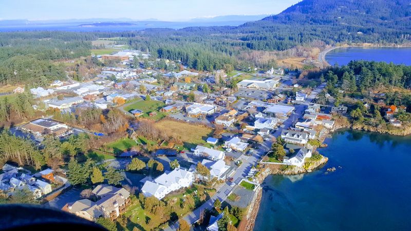 Island Shape, Island Mood