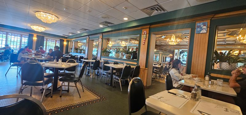 Versailles Restaurant