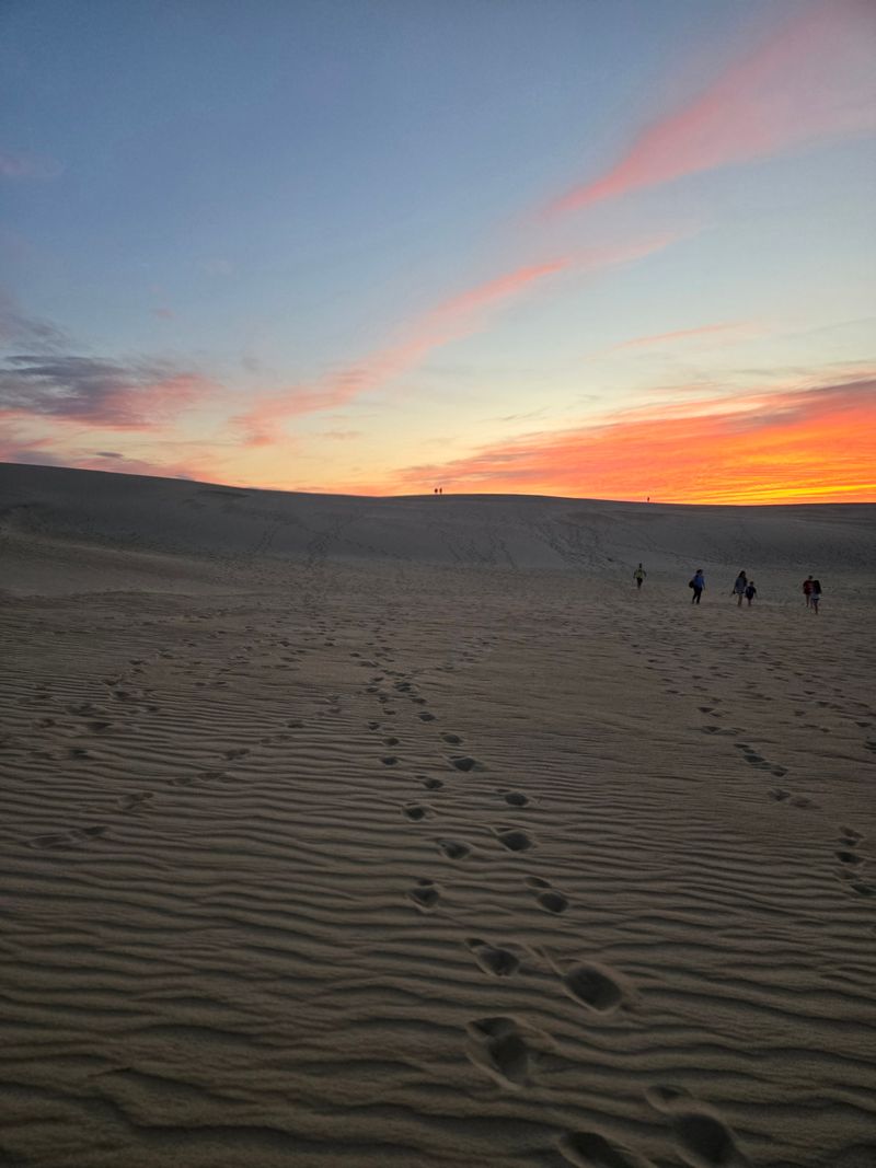 Outer Banks Bonus: Quiet Shoreline Walks Between Meals
