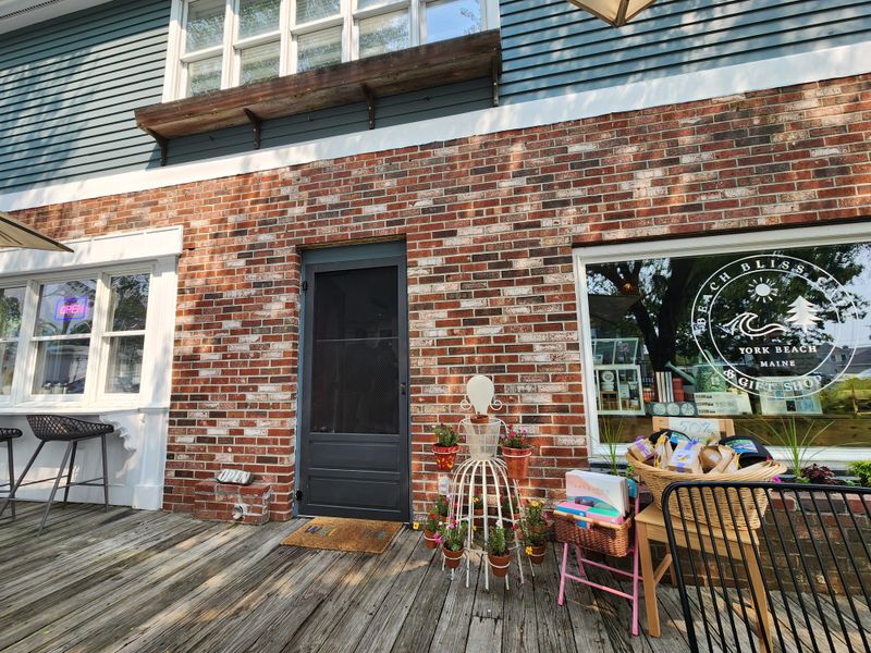 Beach Bliss Cafe & Gift Shop (York)