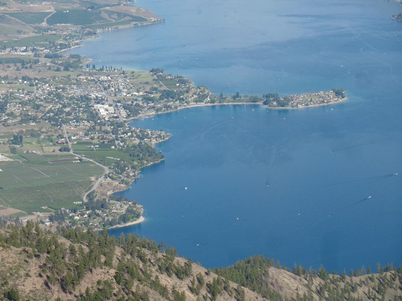 A Lakeside Village Tucked Into Chelan’s North Shore