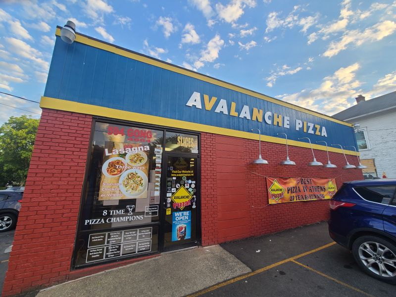 Avalanche Pizza, 329 Richland Ave, Athens, OH 45701