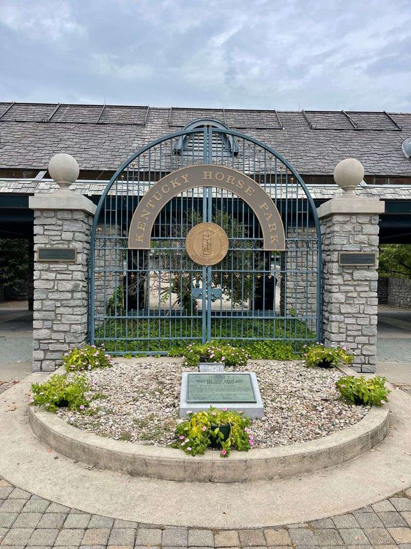 How Locals Spot Tourists Instantly