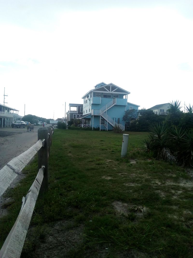 A Glimpse Into the Past: The Haunting Beauty of the Abandoned Avon Court Motel