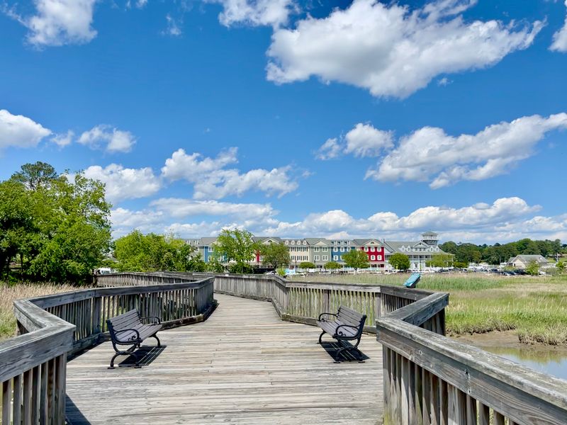 Windsor Castle Park riverfront trails