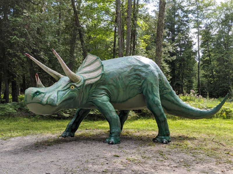 Dinosaur Gardens Prehistoric Zoo, Ossineke