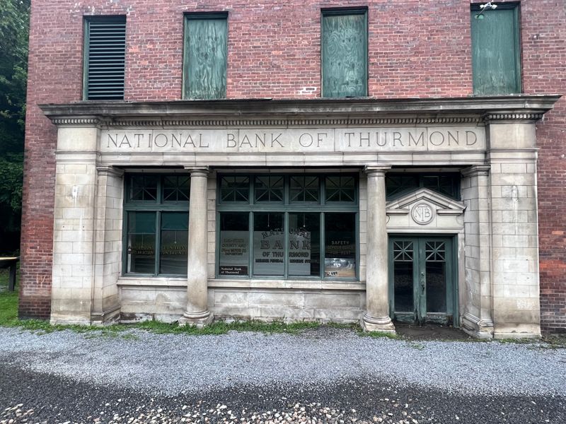 The Eerie Silence and Atmosphere