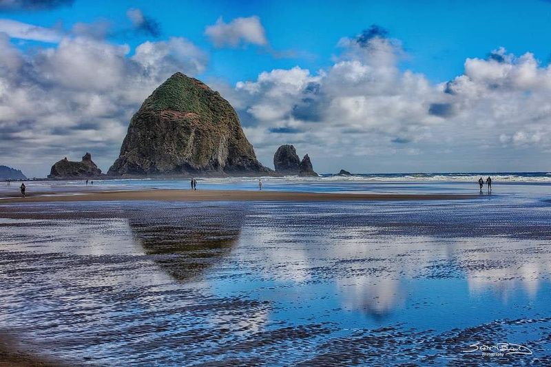 Haystack Rock, the magnetic icon