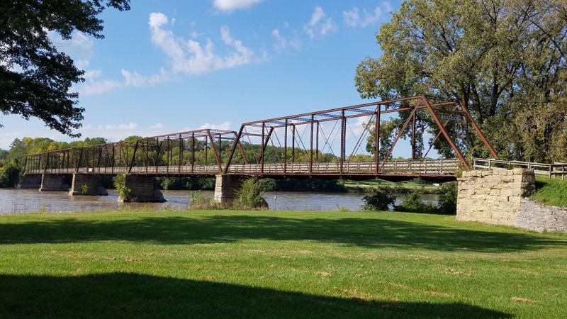 The river bridge that frames first impressions