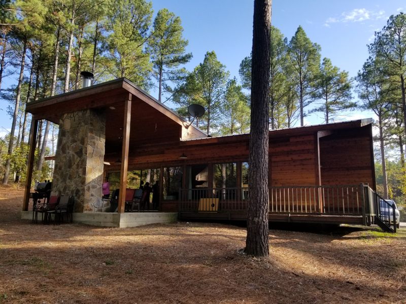 Cozy Cabin Retreats Throughout the Pines