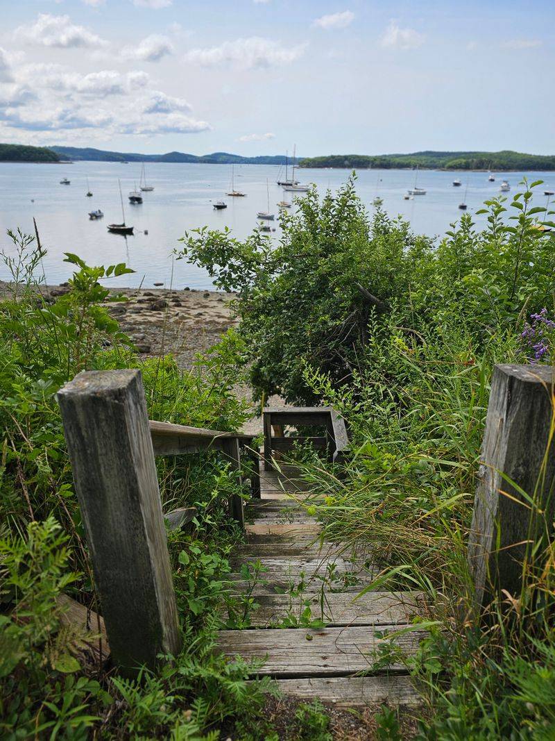 Strolling the Town Green and Historic Core