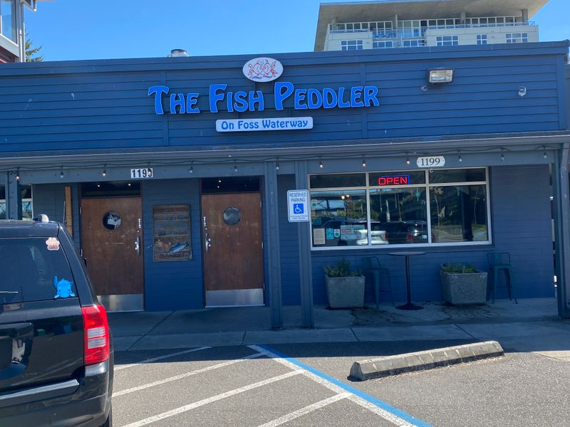 The Fish Peddler Restaurant