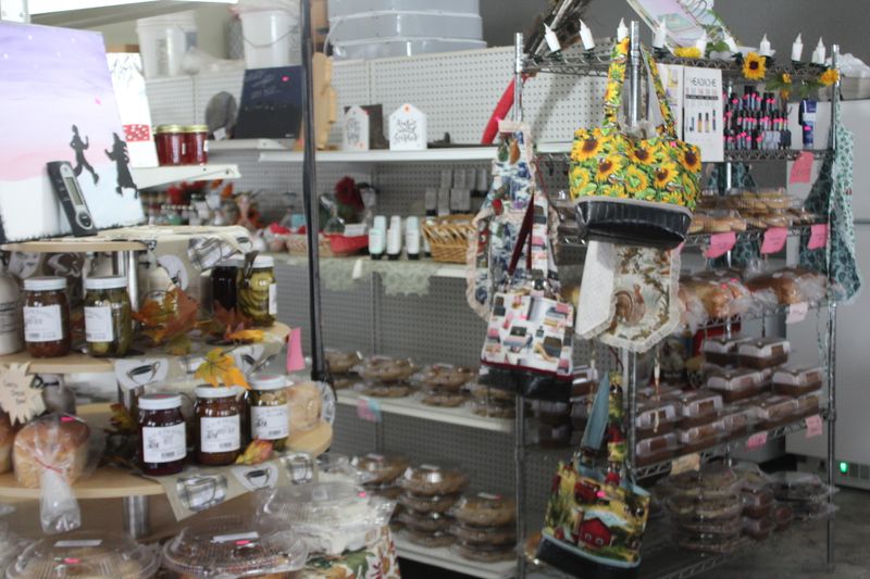 Sourcing Ingredients from Local Amish Farms and Gardens