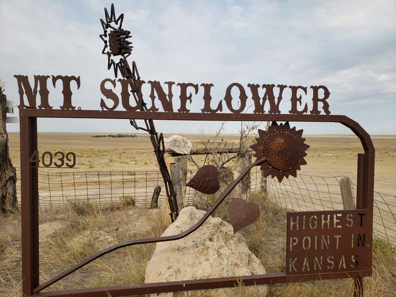 Mount Sunflower, Wallace County