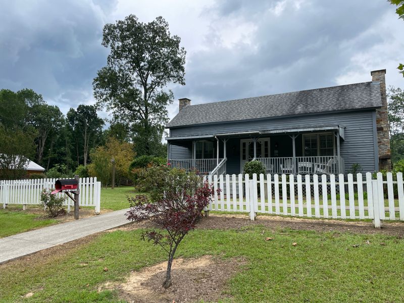 Eighteen Nineties Farmhouse Dressed For Christmas