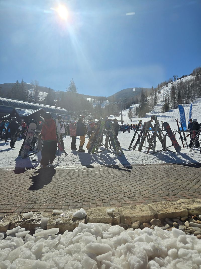 Vail Mountain Plaza ambience