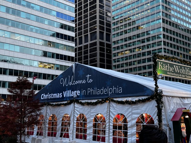 Litter Spikes After Peak Hours