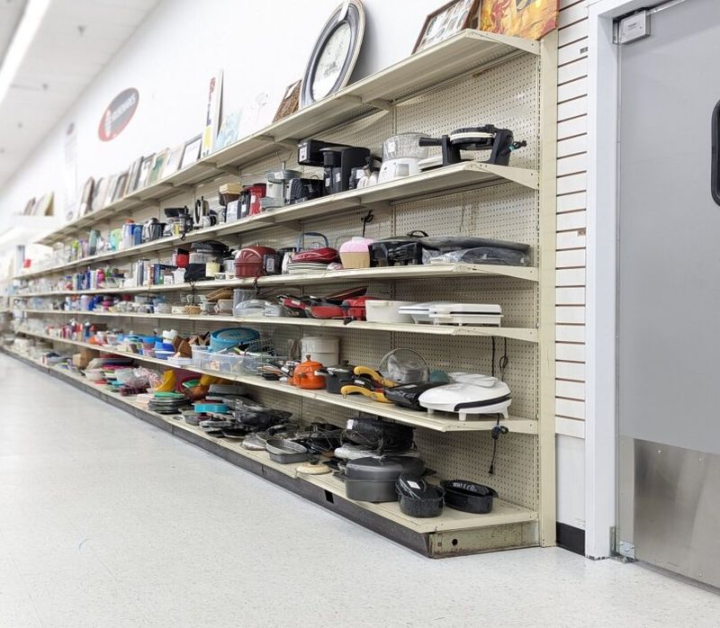 Budget-Friendly Shopping Appeals to Cost-Conscious Travelers