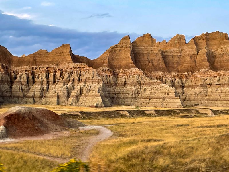 Badlands National Park Gateway: Rugged Frontier Landscapes