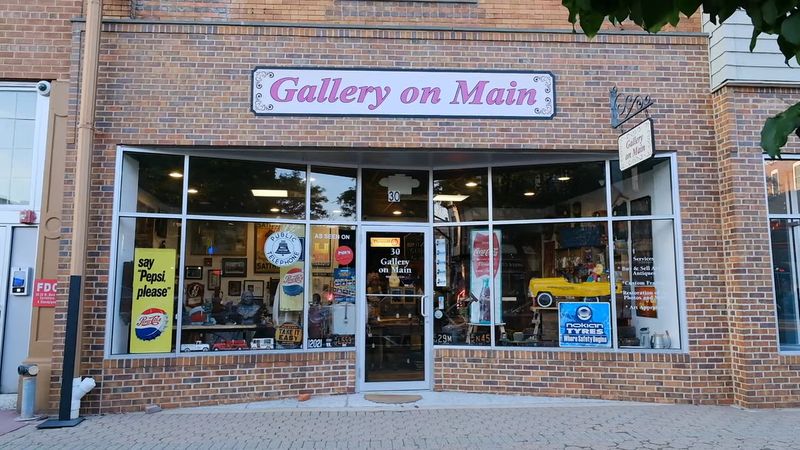 Browsing Antique Shops and Art Galleries Together