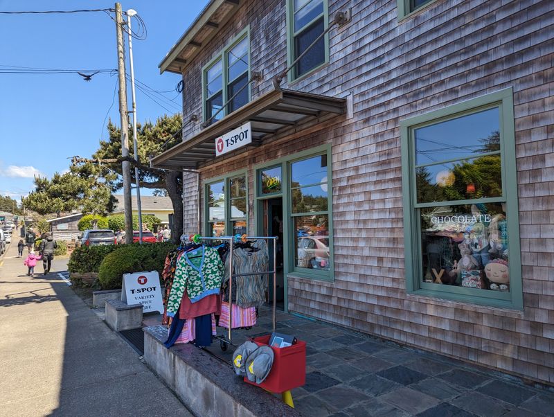 Explore Downtown Laneda Avenue