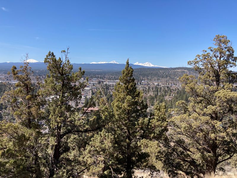 Pilot Butte State Scenic Viewpoint