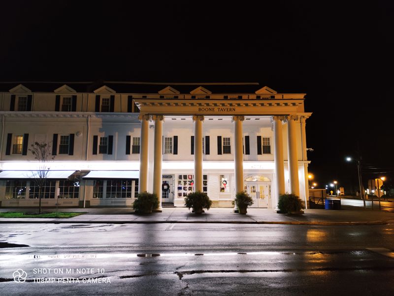 A Winter Glow That Feels Lived In