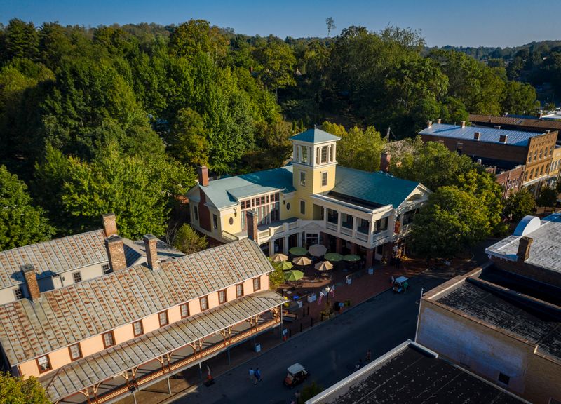 The International Storytelling Center Creates Built-In Social Connections