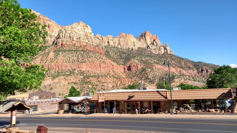 Gallery Row Along the Canyon Corridor