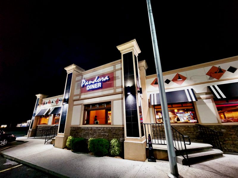 Pandora Diner