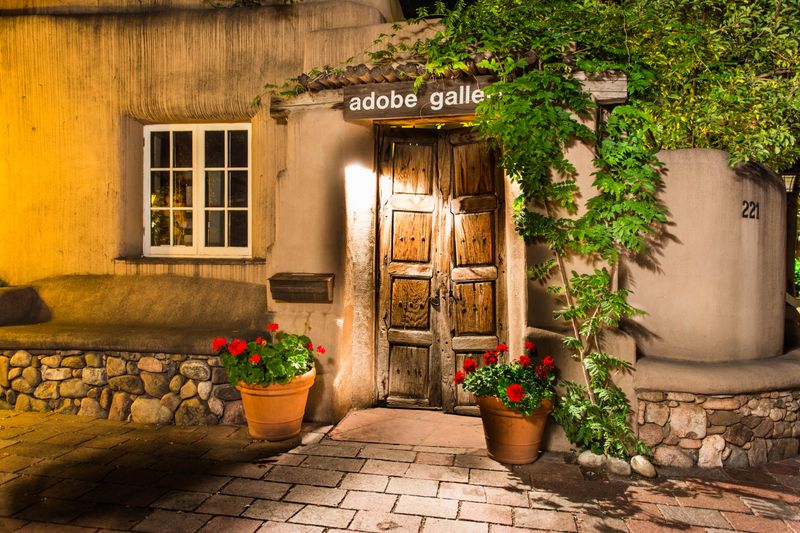 Santa Fe Adobe Architecture and Art Markets