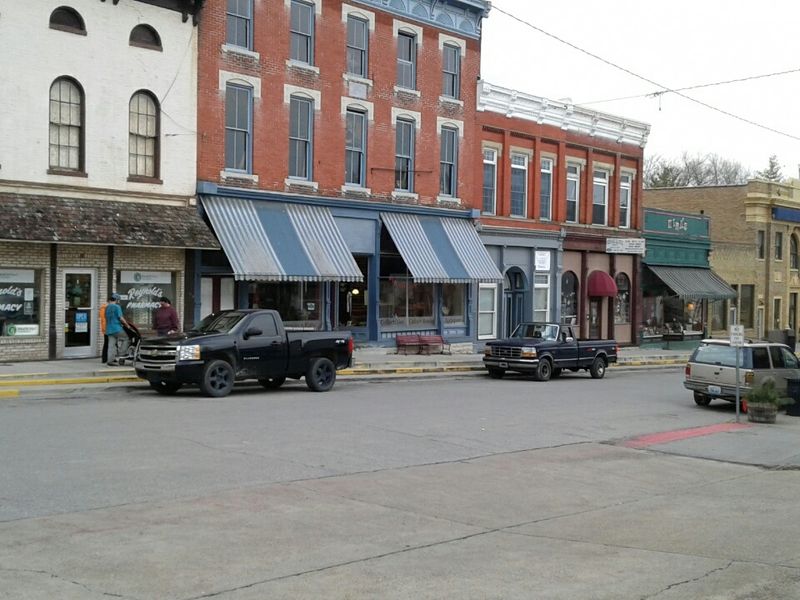 A Main Street That Moves at an Old Kentucky Pace
