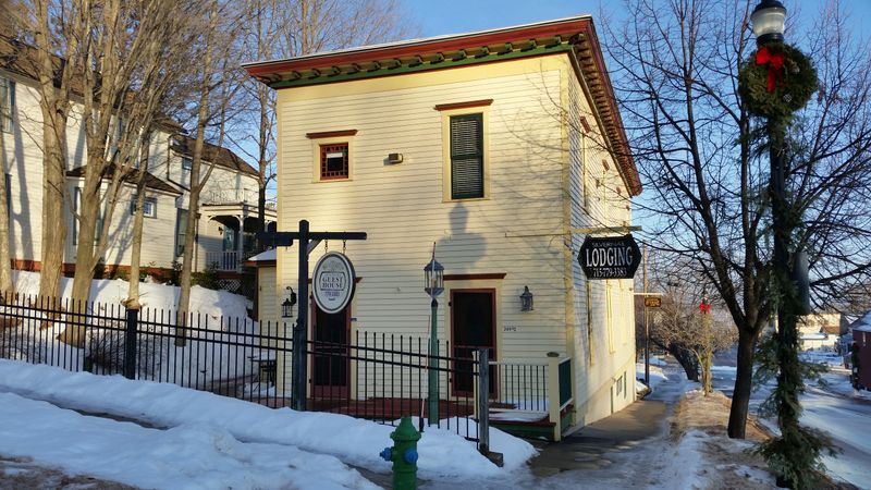 Snowy Streets That Capture Classic Small-Town Warmth