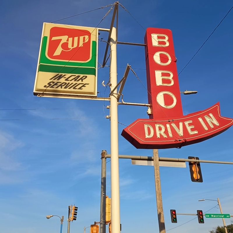 Neon Glow That Sets the Scene for Nostalgic Nights