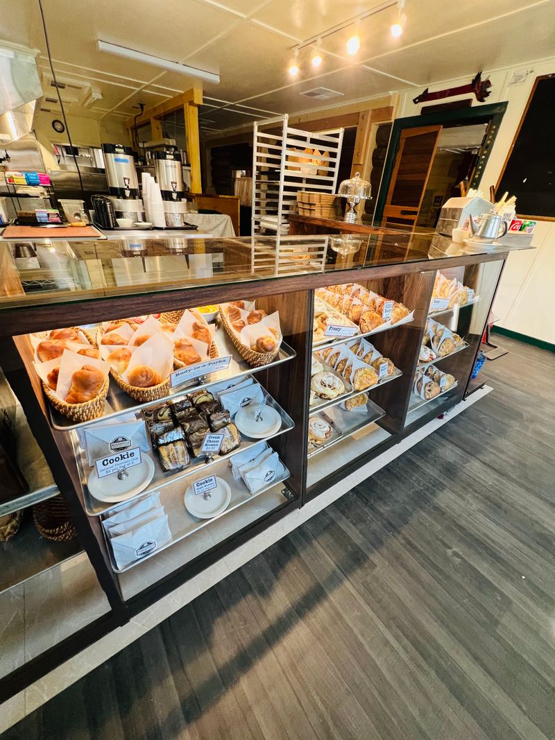 Legendary Cinnamon Rolls That Weigh Nearly a Pound